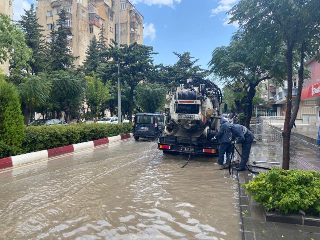 Hatay'da sağanak hayatı olumsuz etkiledi